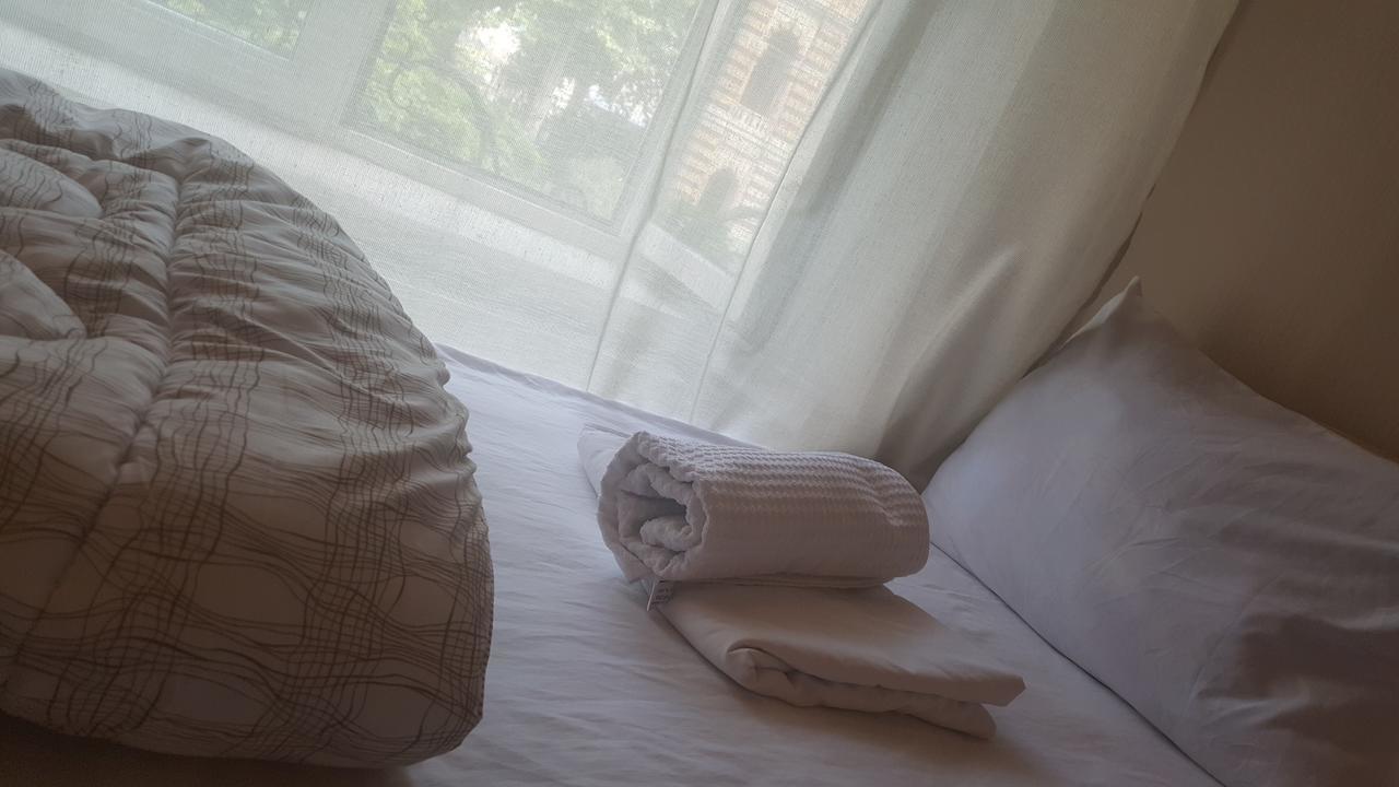 Deso Hostel & Rooms Тбилиси Екстериор снимка