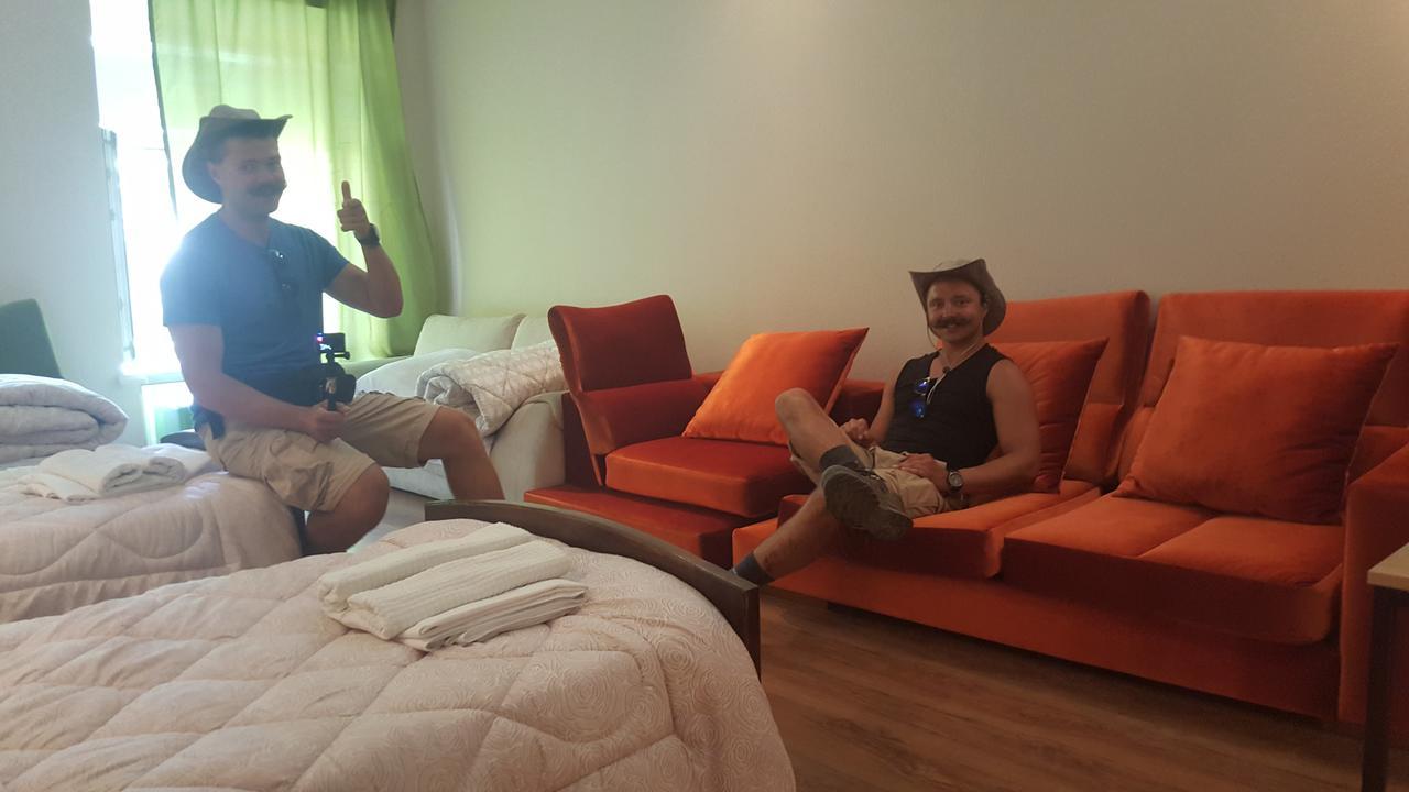 Deso Hostel & Rooms Тбилиси Екстериор снимка