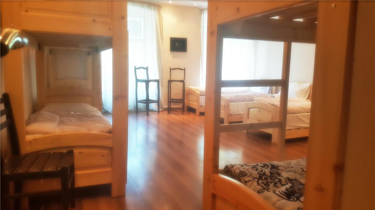 Deso Hostel & Rooms Тбилиси Екстериор снимка