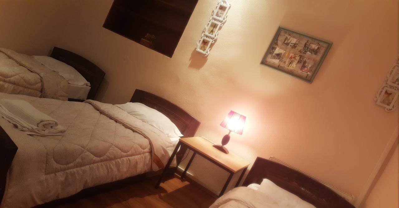 Deso Hostel & Rooms Тбилиси Екстериор снимка