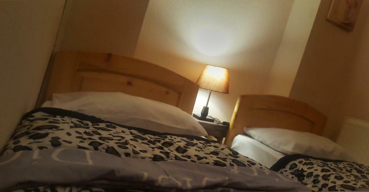 Deso Hostel & Rooms Тбилиси Екстериор снимка